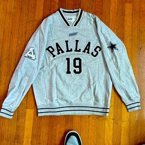 GREY PALACE CREWNECK - Pallas Cowboys